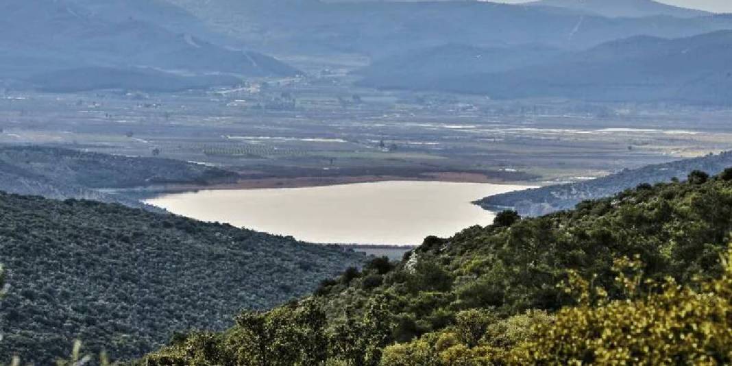 Çeşme ya da Urla değil! Ege’nin ruhunu burada yaşayın: Cam gibi sularla çevrili enfes köy 1